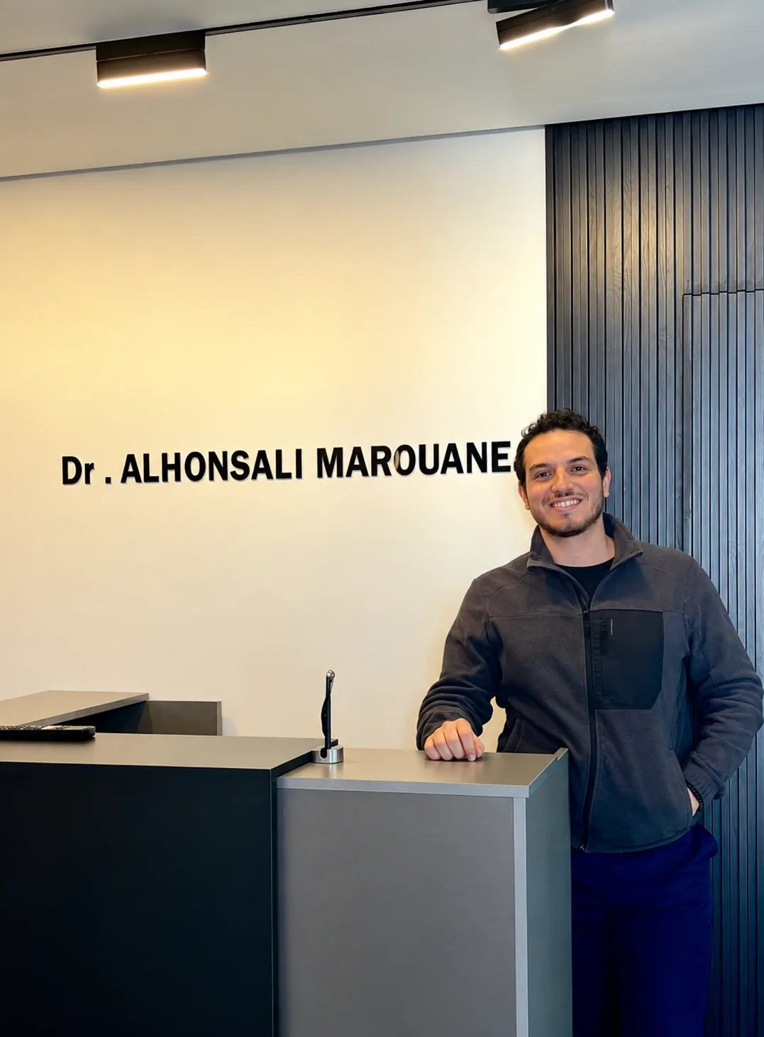 Portrait du Dr Alhonsali Marouane, chirurgien-dentiste à Rabat