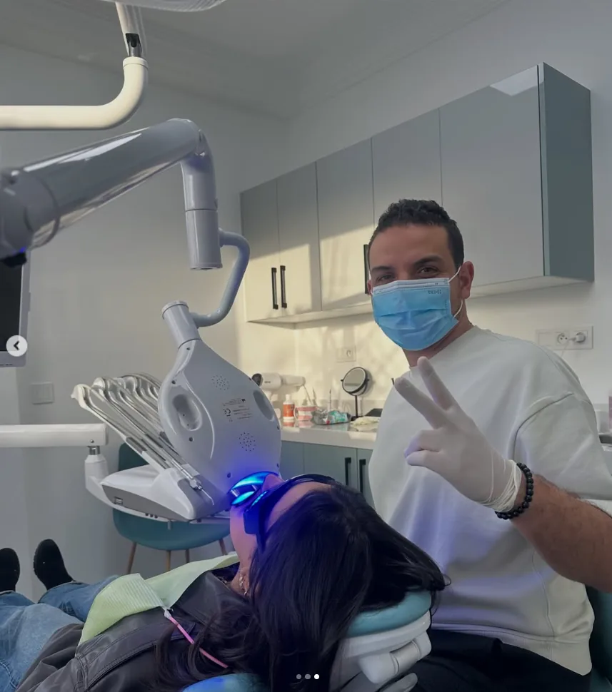 Séance de blanchiment dentaire au cabinet A/M Dental Center